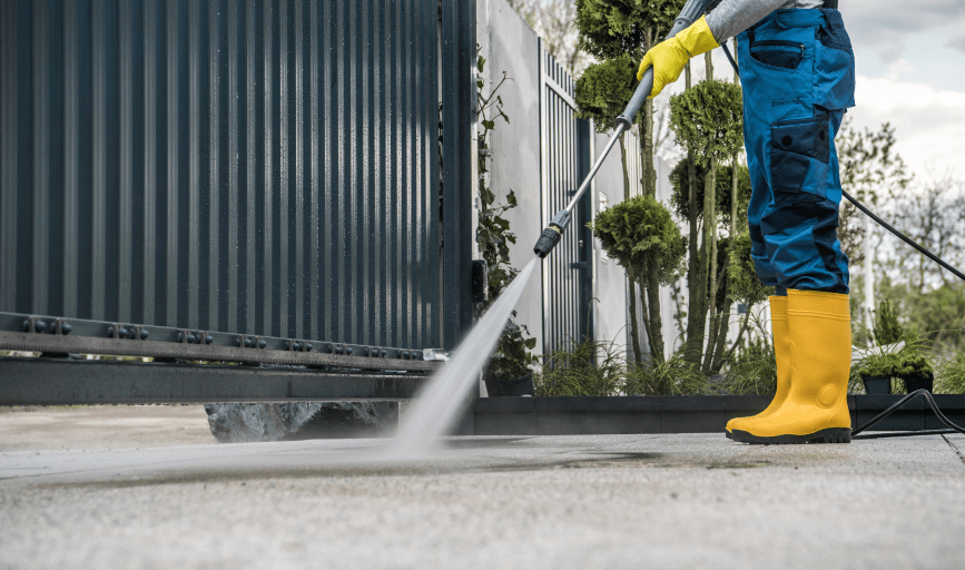COMMERCIAL PRESSURE WASHING